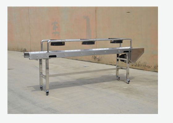 Tự động Gà / cá / thịt cừu Thịt xơ làm thức ăn / Máy ép đùn lạnh với Siemens PLC