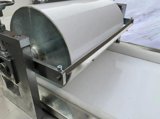 Hình chữ nhật Sesame / Cereal Bar Making Machine cho ngô, broomcorn, buckwheat